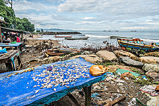 印尼,大海,渔村,沙滩,村民,晒鱼,船
