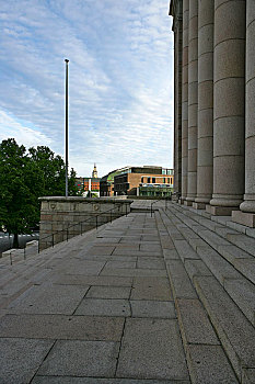 芬兰议会大厦,巨大的台阶