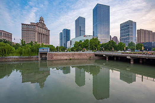 河南郑州花园路商圈全景