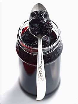 黑莓,接骨木,胶冻,罐,勺子