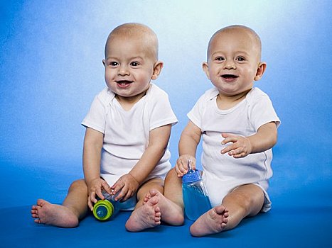 双胞胎,婴儿,坐,奶瓶