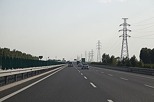 平坦干净的高速公路