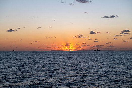 渤海湾海上日出