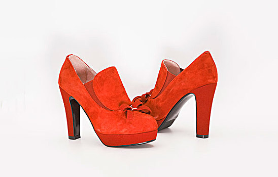 一双时尚棕红色高跟女皮鞋apairofbrownandfashionalhigh-heeledshoes