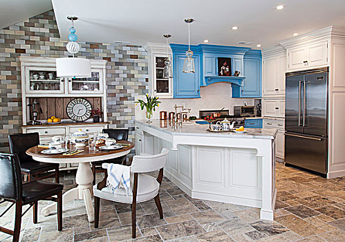 厨房,蓝色,白色,柜子