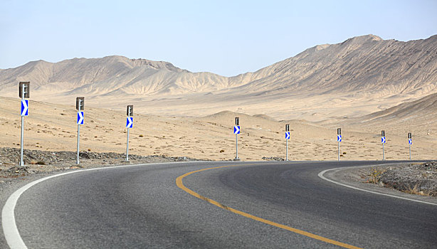 新疆阿尔金山公路
