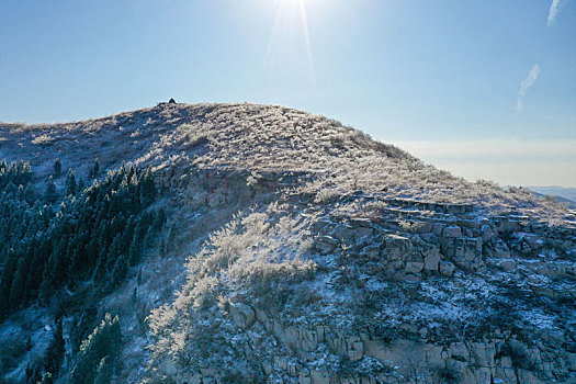 航拍济南胡山雪景