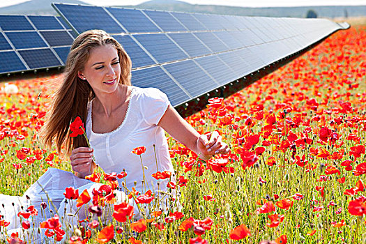 女人,摘花,太阳能电池板