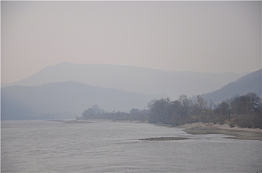 多瑙河,瓦绍