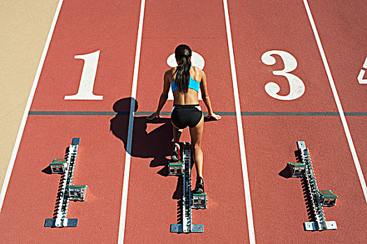 女性,运动员,起始位置,赛道,后视图