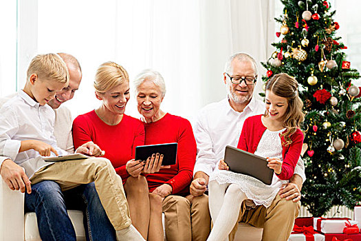 家庭,休假,圣诞节,科技,人,概念,微笑,平板电脑,电脑,坐,沙发,在家