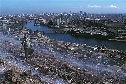 男人,工作,废物处理,场所,贫民窟,烟雾,马尼拉,菲律宾,亚洲