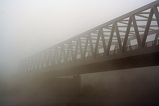 雾状,桥