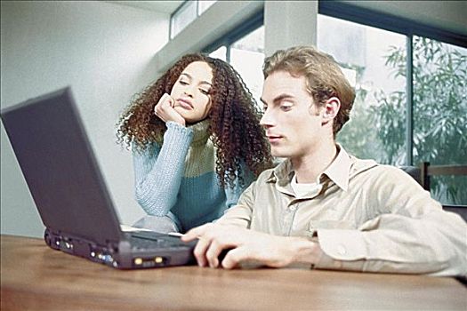 男人,女人,在家,笔记本电脑