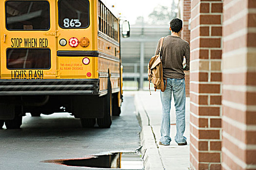 高中生,等待,户外,学校,巴士