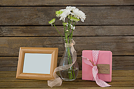 礼盒,相框,花瓶,木质,表面,特写