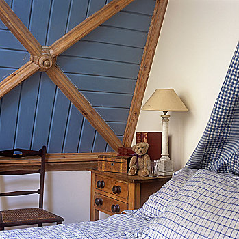 灯,床头柜,靠近,双人床,蓝色,格子图案,遮盖