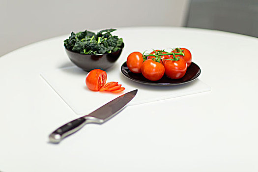 静物,西红柿,羽衣甘蓝,刀,桌上