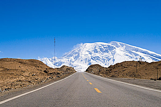 新疆,雪山,公路,广袤,荒芜