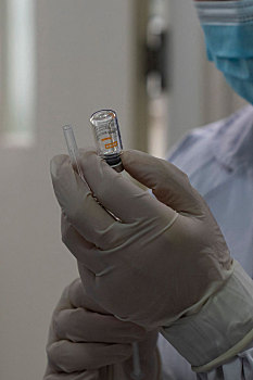 预防接种新冠肺炎疫苗