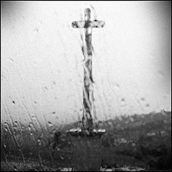 十字架,雨