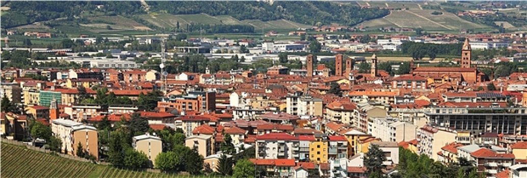 俯视,全景,城镇,阿尔巴,山,意大利北部