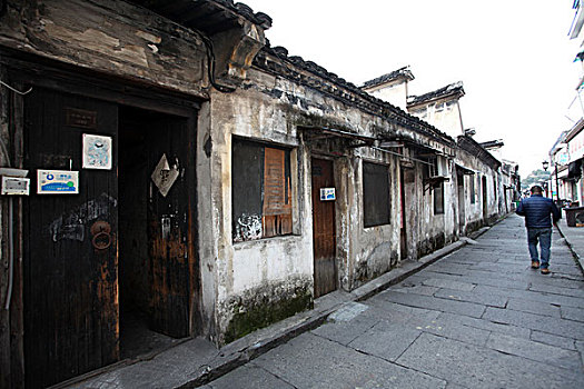 绍兴,古城,古文化街区,建筑,房子,民房,住宅,河道,小桥,流水,破旧,年久,特色,乌篷船,完整,文物