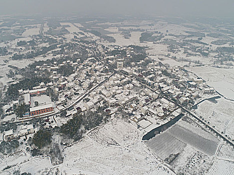 航拍乡村雪景