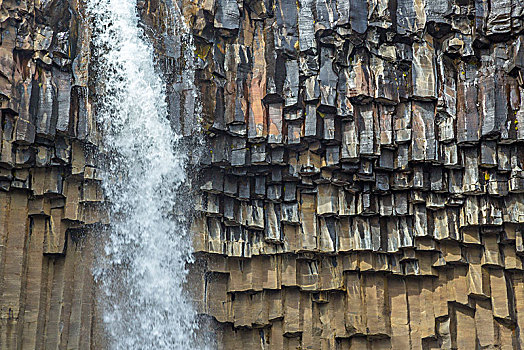 冰岛,斯卡夫塔菲尔国家公园,环路,史瓦提瀑布,玄武岩,柱子