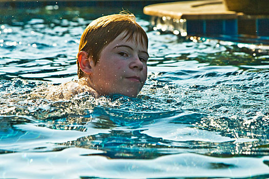 男孩,红发,游泳,游泳池,享受,淡水