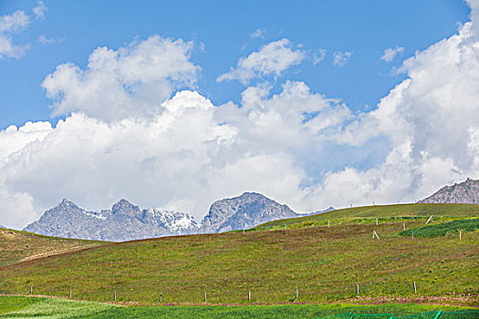 青海祁连县卓尔山美景