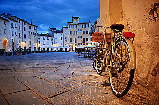 广场,卢卡,意大利,自行车,夜晚