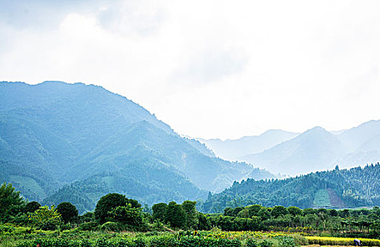 桂林山景秋色