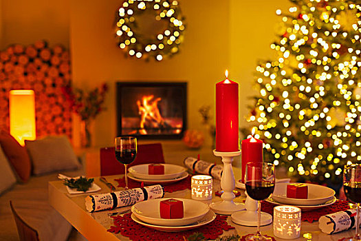 环境,蜡烛,圣诞拉炮,餐桌,客厅,壁炉,圣诞树