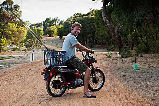 一个,男人,骑,摩托车,篮子,背影,西澳大利亚州,澳大利亚