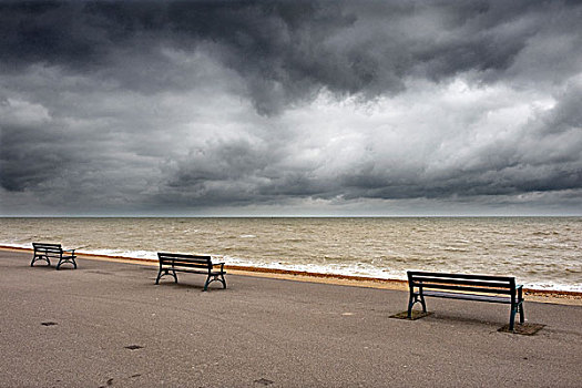 英格兰,肯特郡,交易,三个,空,长椅,风暴,天空,海边