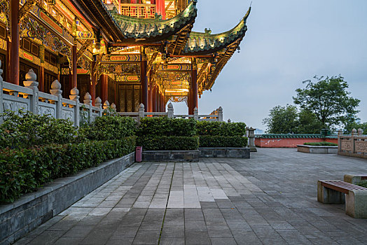 鸿恩阁,鸿恩寺公园