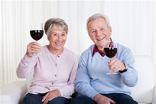 老年,夫妻,祝酒,葡萄酒杯