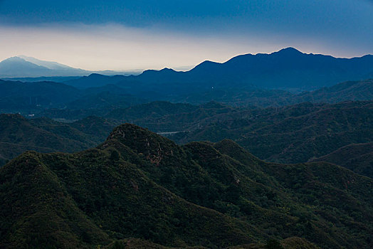 山川,霞光,山脉,森林,群山,山峰,晚霞,天空,云,天际线,绿色