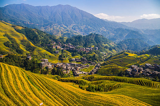 中国广西桂林龙脊梯田日照美景