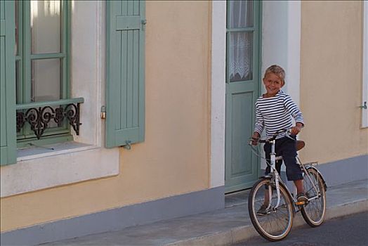 男孩,姿势,微笑,自行车,海洋,毛衣
