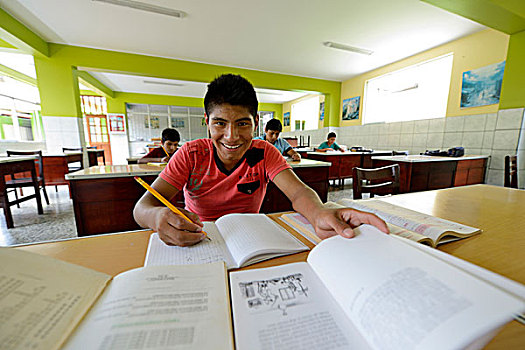 学生,青少年,15岁,教室,利马,秘鲁,南美