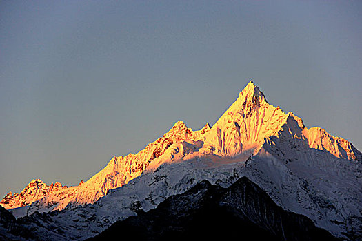 日照金山