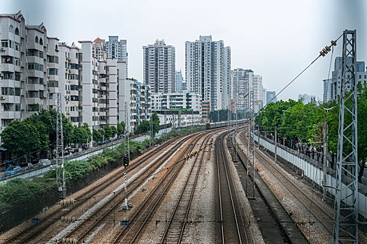 广州天河铁路两岸景色