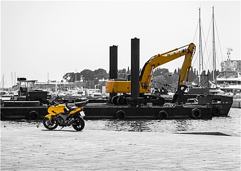 摩托车,挖掘机,黑色,黄色