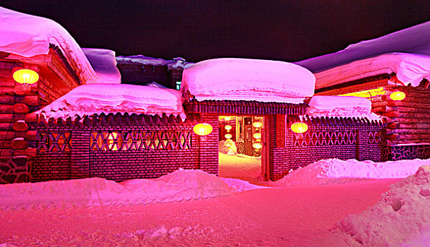 雪乡梦幻家园夜景