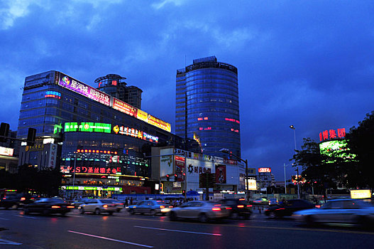 东莞东城海雅百货夜景