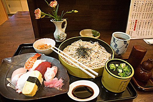 特色,日本,餐馆,午餐,寒冷,荞麦,面条,寿司,海鲜,吃剩下,筷子
