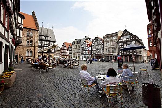 游客,坐,市场,方形,市政厅,葡萄酒,房子,历史,城镇,黑森州,德国,欧洲