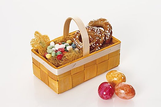 糕点,糖豆,复活节礼筐,旁侧